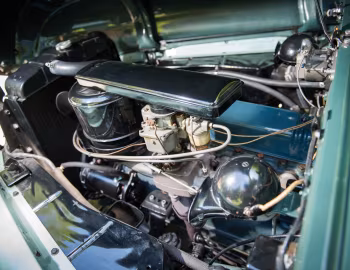 Bajo el capó 1948 Buick Super Convertible (56C-4567)