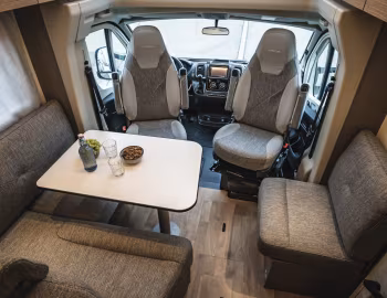 Interior 2025 Bürstner Campeo TD 660 '2024–25