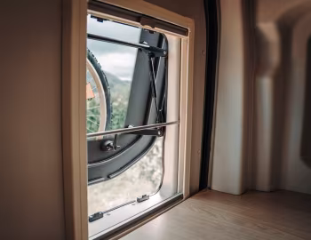 Interior 2024–25 Bürstner Lineo C 590 '08.2023–25