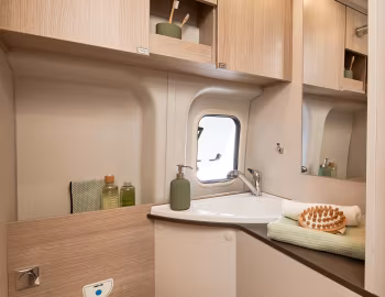 Intérieur 2023 Bürstner Lineo C 590 '11.2022–23