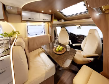 Інтэр'ер 2017 Bürstner Lyseo T 700 '2016–17