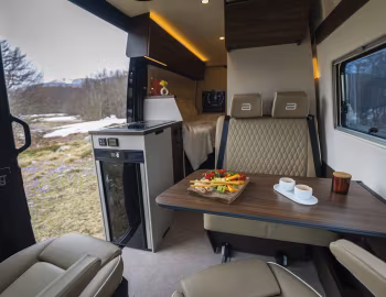 Interior Bürstner Habiton HMX 6.0 with pop-up roof '2026