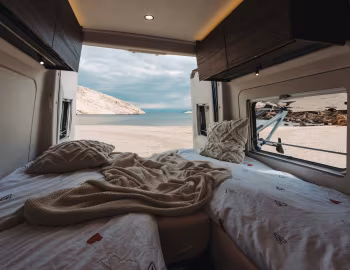 Interior Bürstner Habiton HMX 6.0 with pop-up roof '2026