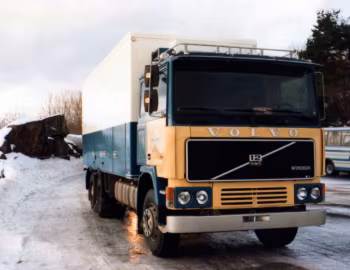Volvo F1225-46 Intercooler 6×2 rigid Bussbygg [EU-spec] '1981–82