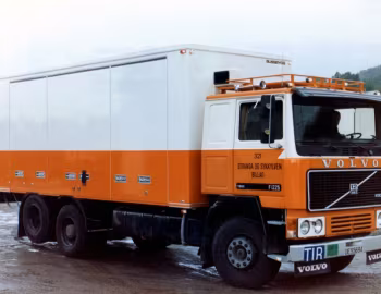 Volvo F1225-46 Intercooler 6×2 rigid Bussbygg [EU-spec] '1981–82