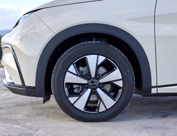 BYD Dolphin [EU-spec] '2023–pr.