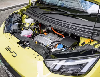 Sob o capô BYD Dolphin Surf [UK-spec] '2025–pr.