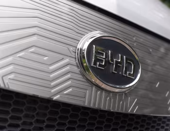 Logotipo BYD e6 [UK-spec] '2014