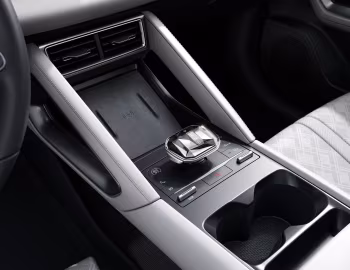 Interior BYD Yuan UP '2024–pr.