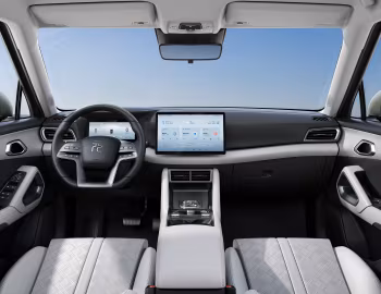 Painel frontal BYD Yuan UP '2024–pr.
