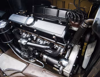 Bajo el capó 1931 Cadillac V12 370-A Dual Cowl Phaeton by Fleetwood (4760)
