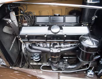Bajo el capó 1931 Cadillac V12 370-A Dual Cowl Phaeton by Fleetwood (4760)