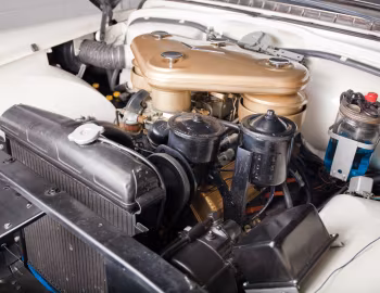 Bajo el capó 1955 Cadillac Eldorado (6267SX)