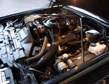Bajo el capó 1984–85 Cadillac Eldorado Biarritz (6E L57) '1983–85