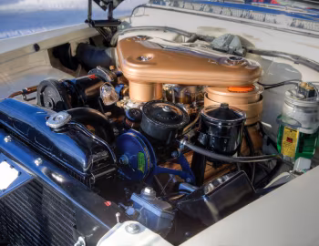 Bajo el capó 1956 Cadillac Eldorado Biarritz (6267)