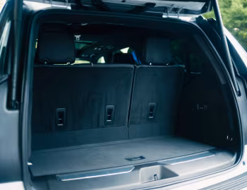 Ambos Cadillac Escalade Platinum [Japan] '2025–pr.
