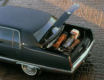 Ambos 1993–94 Cadillac Fleetwood Brougham