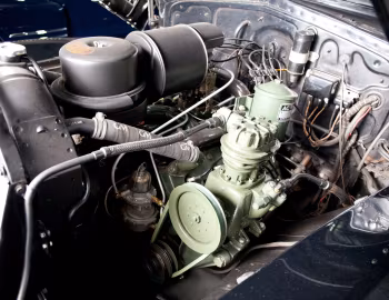 Bajo el capó 1941 Cadillac Fleetwood Seventy-Five Touring Sedan (41-7519)