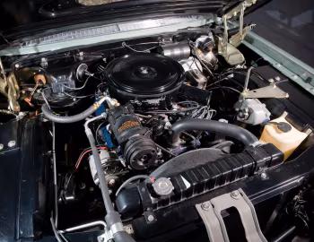 Bajo el capó 1964 Cadillac Fleetwood Sixty Special (6039M)