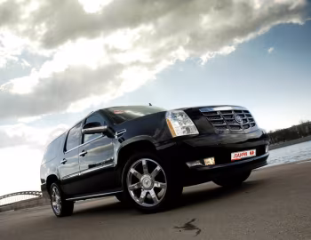 Лаура Cadillac Escalade ESV '2009–14