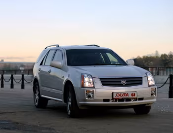 Лаура Cadillac SRX '2004–09
