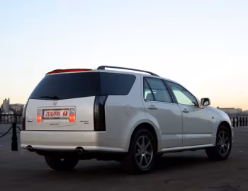 Лаура Cadillac SRX '2004–09