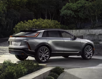 2023–pr. Cadillac Lyriq Luxury [North America] '03.2022–pr.