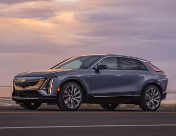 2023–pr. Cadillac Lyriq Luxury [North America] '03.2022–pr.
