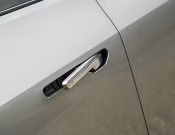 Cadillac Lyriq Luxury [EU-spec] '2023–pr.