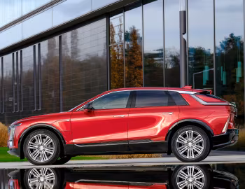 Cadillac Lyriq Luxury [EU-spec] '2023–pr.