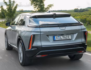 Cadillac Lyriq Luxury [EU-spec] '2023–pr.