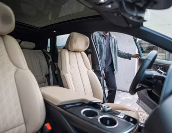 Interior Cadillac Lyriq Luxury [EU-spec] '2023–pr.