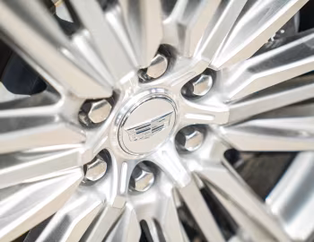 Cadillac Lyriq Luxury [EU-spec] '2023–pr.