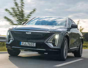 Cadillac Lyriq Luxury [EU-spec] '2023–pr.