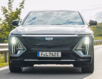Cadillac Lyriq Luxury [EU-spec] '2023–pr.