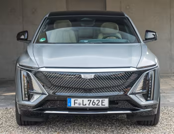 Cadillac Lyriq Luxury [EU-spec] '2023–pr.