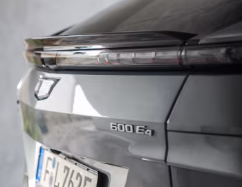 Cadillac Lyriq Luxury [EU-spec] '2023–pr.