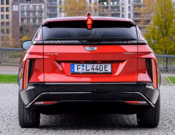 Cadillac Lyriq Luxury [EU-spec] '2023–pr.