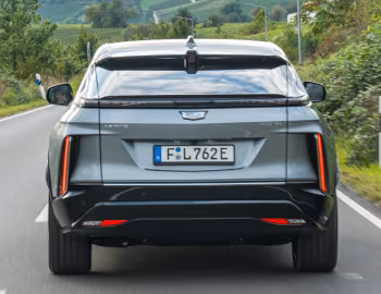 Cadillac Lyriq Luxury [EU-spec] '2023–pr.