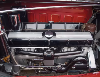 Bajo el capó 1930 Cadillac V16 452 Convertible Coupe by Fleetwood (4335)