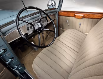 Panel frontal 1930 Cadillac V16 Convertible Sedan by Saoutchik
