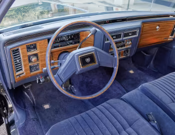 Panel frontal 1984 Cadillac Sedan de Ville (6D-M69) '09.1983–84