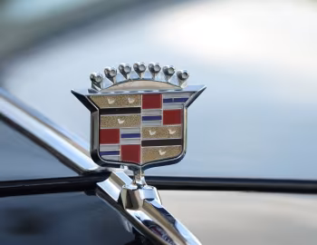 Mascota 1984 Cadillac Sedan de Ville (6D-M69) '09.1983–84