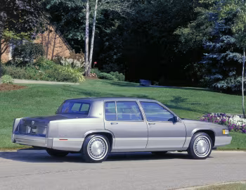 1989–90 Cadillac Sedan de Ville