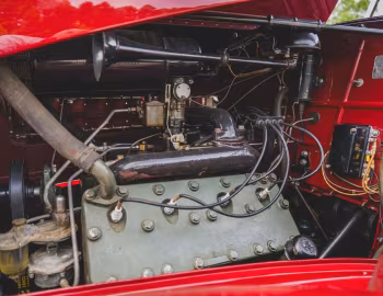 Bajo el capó 1936 Cadillac Series 60 Convertible Coupe
