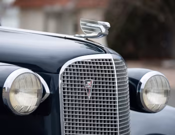 Mascota 1937 Cadillac Series 60 Convertible Sedan by Fisher (37-6049)