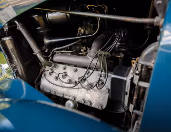 Bajo el capó 1937 Cadillac Series 75 Convertible Sedan by Fleetwood (7529)