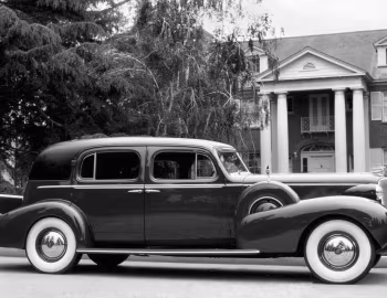 1937 Cadillac Series 85 V12 Fleetwood Formal Sedan (37-8509F)