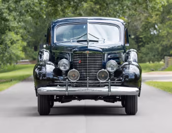 1940 Cadillac Series 90 V16 7-passenger Imperial Sedan by Fleetwood (40 9033)