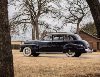 1942 Cadillac-Fleetwood Seventy-Five 5-passenger Sedan (42-7519F) '09.1941